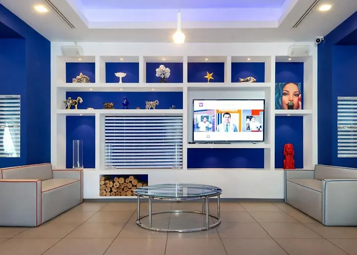 Hotiday Capo فندق